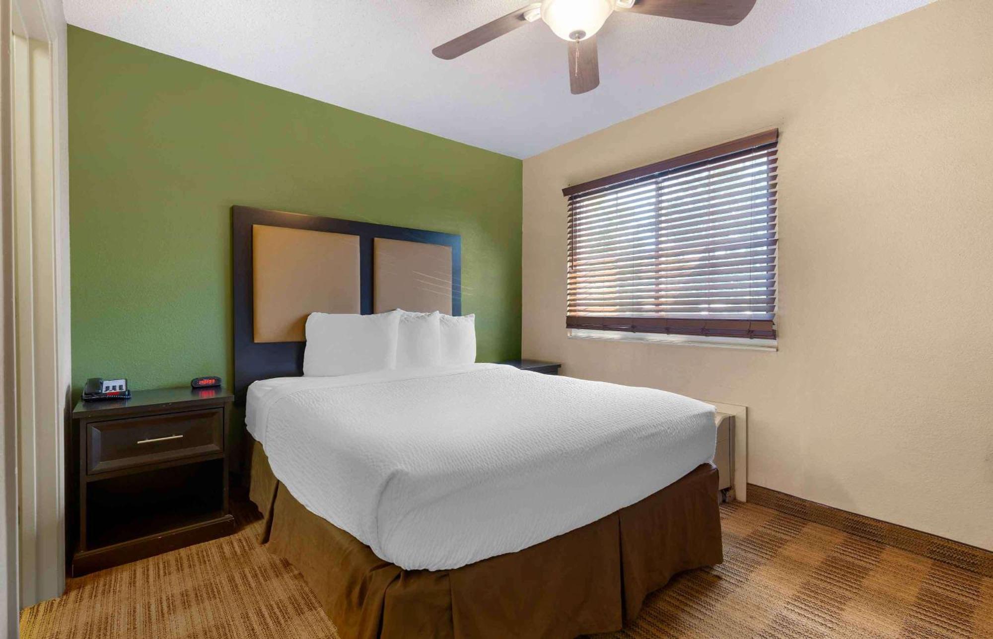 Extended Stay America Select Suites - Orlando - Lake Mary - 1040 Greenwood Blvd Exteriör bild