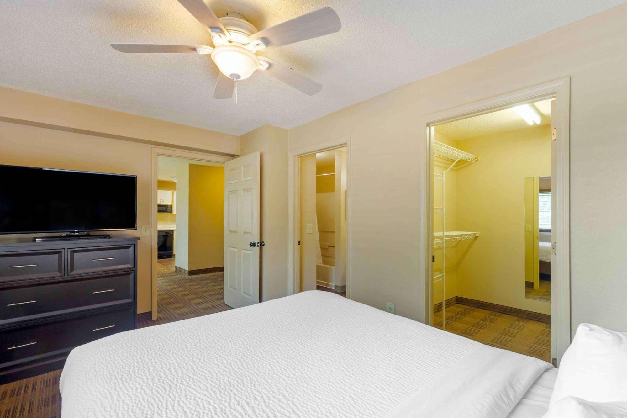 Extended Stay America Select Suites - Orlando - Lake Mary - 1040 Greenwood Blvd Exteriör bild
