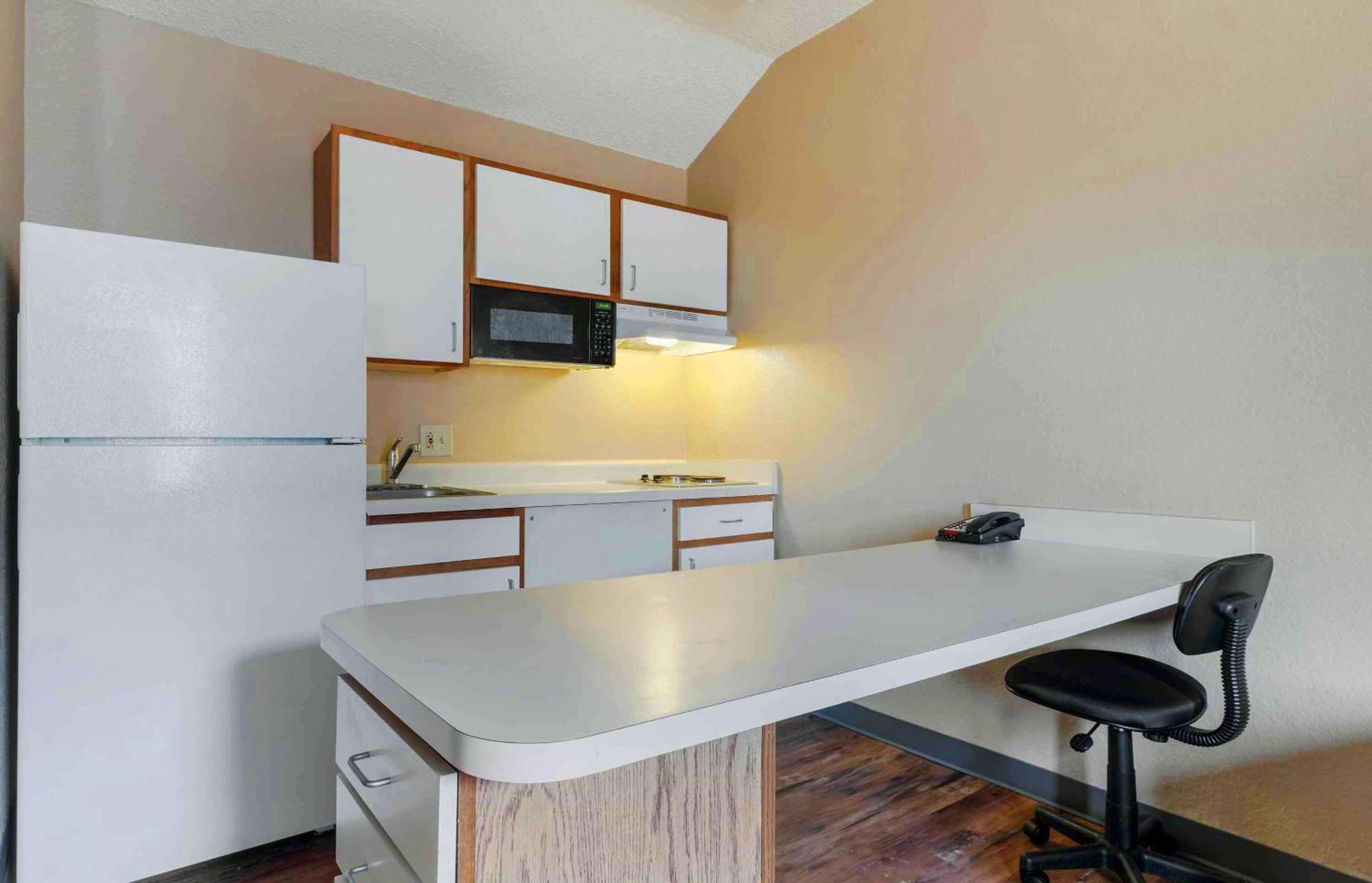 Extended Stay America Select Suites - Orlando - Lake Mary - 1040 Greenwood Blvd Exteriör bild