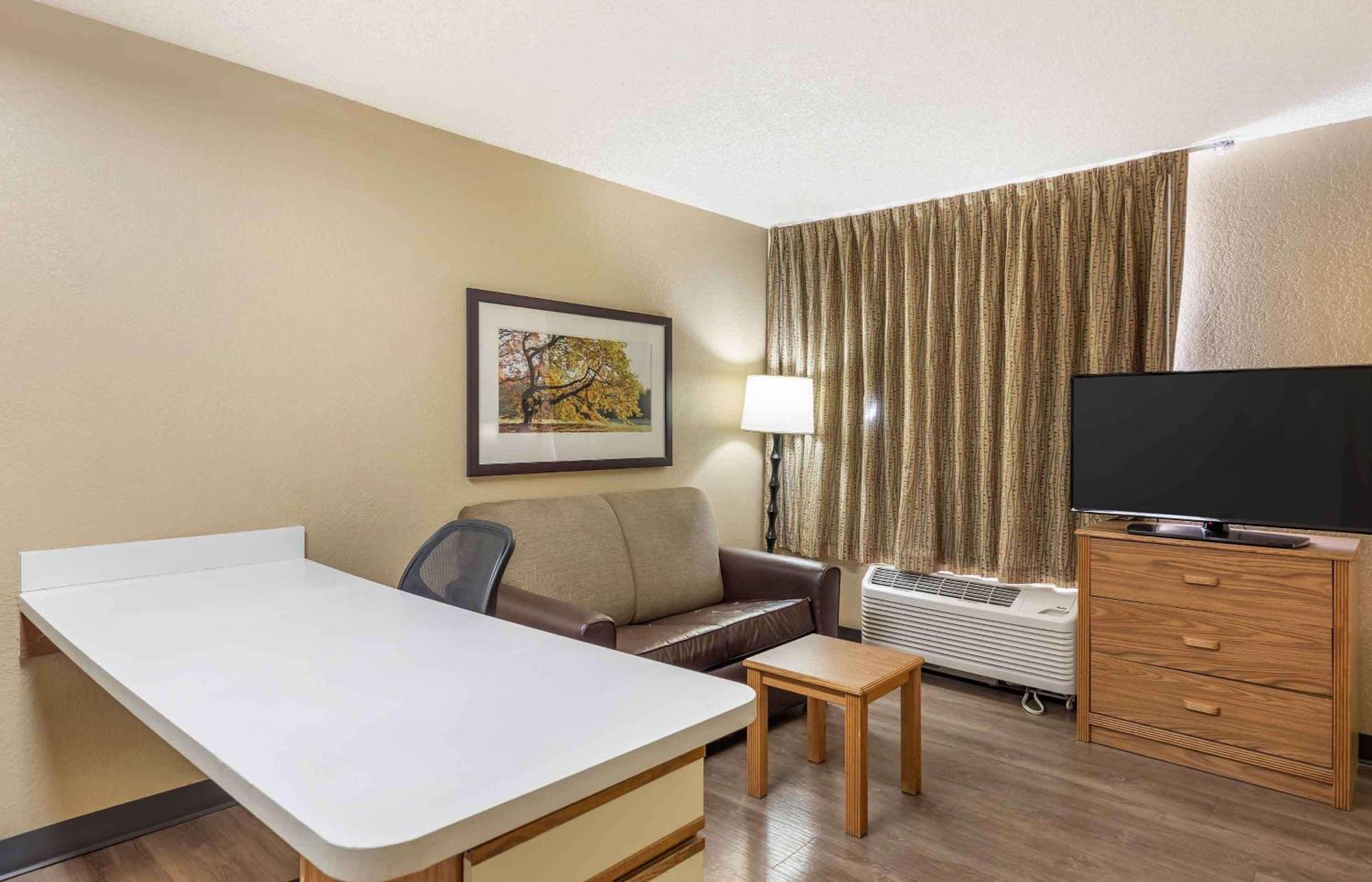 Extended Stay America Select Suites - Orlando - Lake Mary - 1040 Greenwood Blvd Exteriör bild